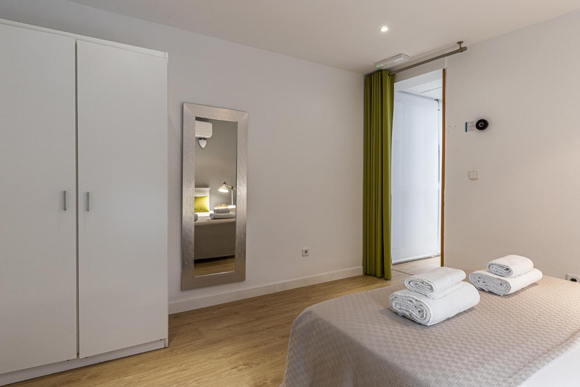 Waou Apartamentos En Sol Confort 2 Madrid Eksteriør billede
